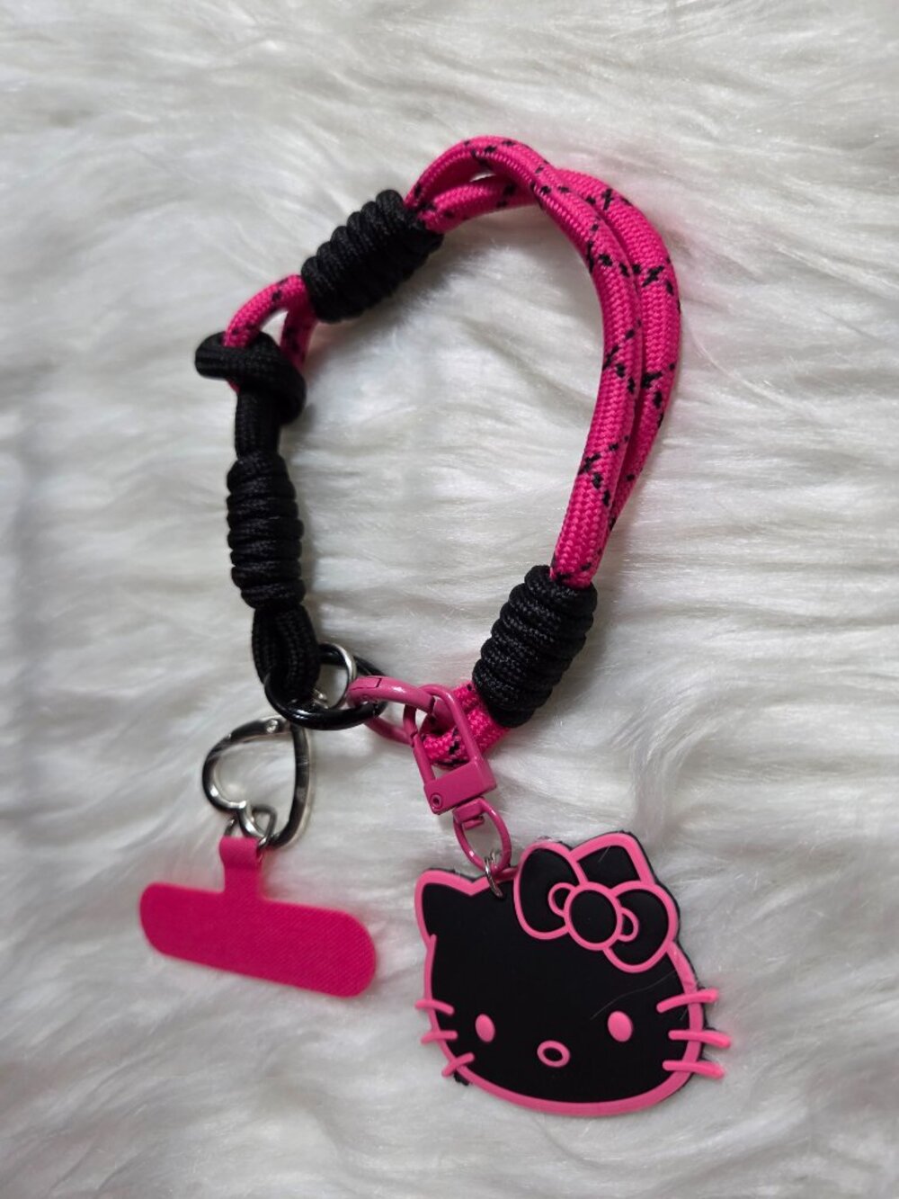 Hello Kitty Keychain - Picture 4 of 6